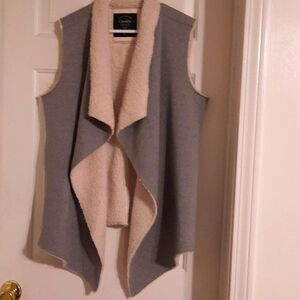 Grey vest wirh fuzzy soft inside Cavalini sz lrg boho